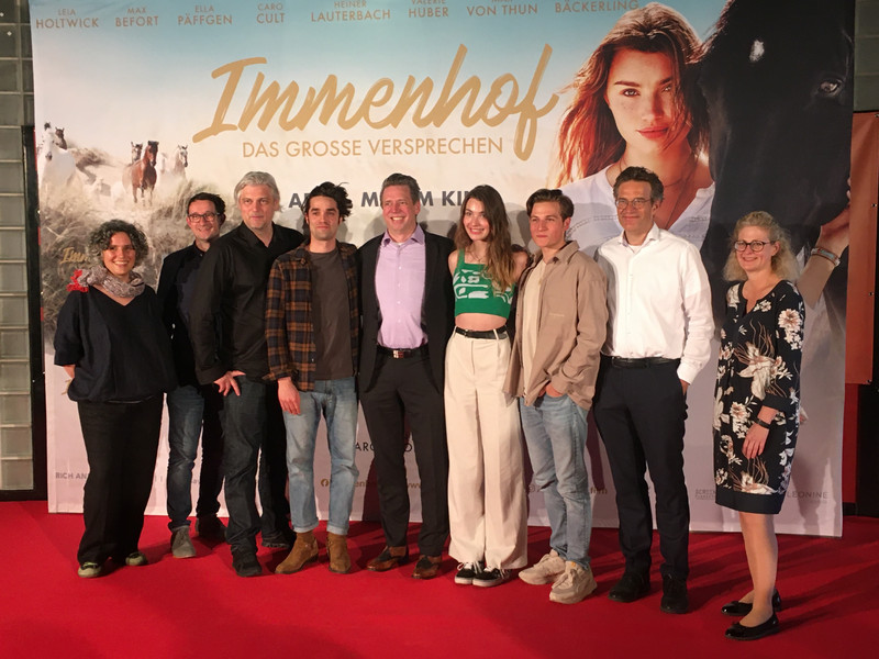 Premiere Immenhof - Das große Versprechen am 23. Mai 2022 im Cinestar MagdeburgGruppenfoto 